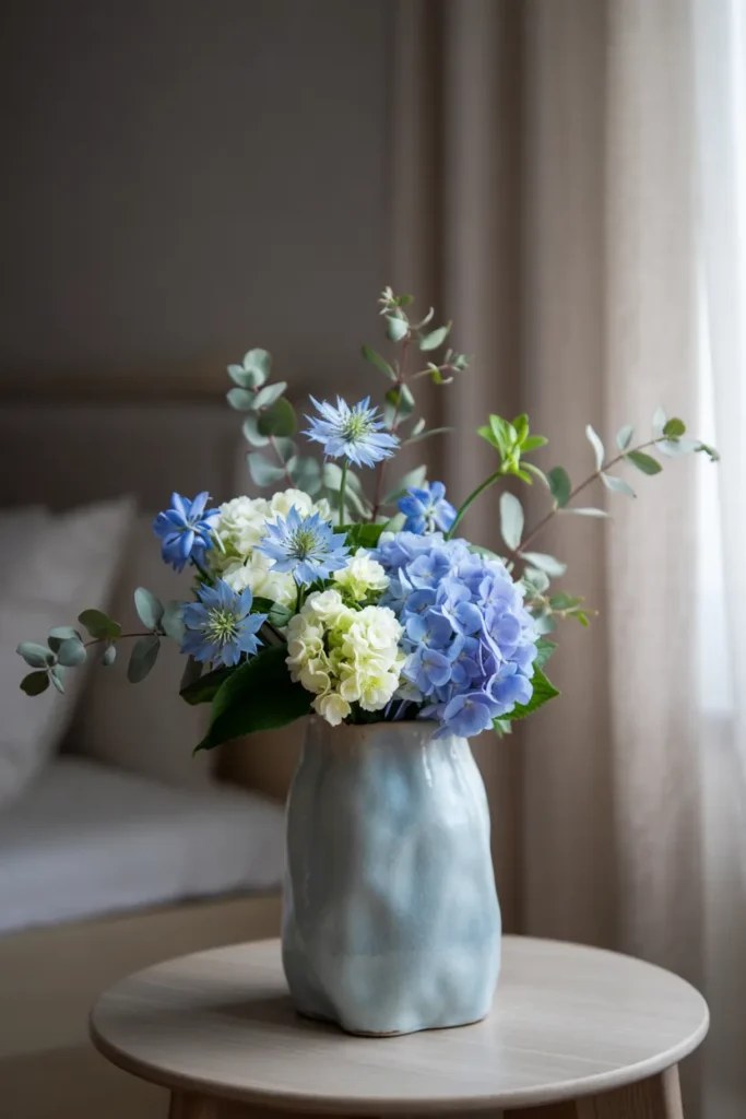 A geometric flower arrangement showcasing neo-deco trends.