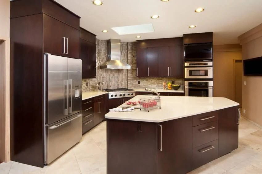 Charming vintage kitchen island inspired by 1950s style