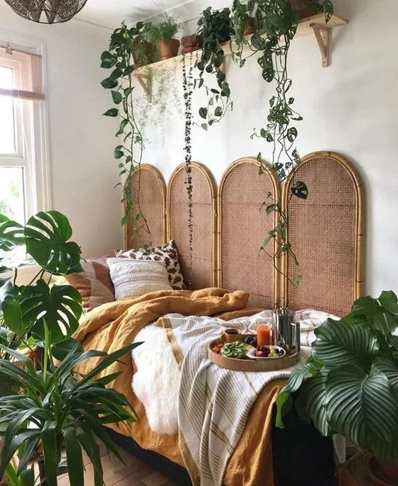 Natural textures like jute rugs and soft linens in bedroom decor.